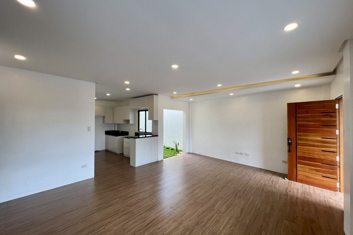4 Bedroom Townhouse for Sale in BF Resort Village, Talon Dos, Las Piñas, Metro Manila – photo 5