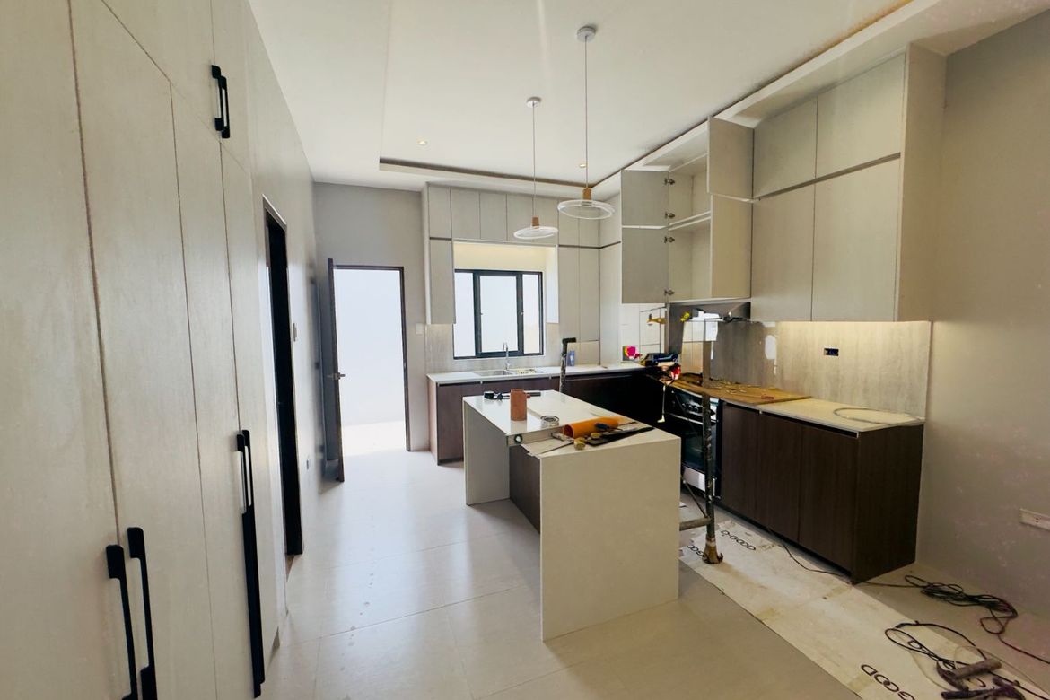 4 Bedroom Townhouse for Sale in BF Resort Village, Talon Dos, Las Piñas, Metro Manila – photo 7
