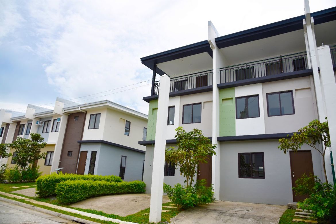 4 Bedroom Townhouse for Sale in Canlubang, Calamba, Laguna – photo 3