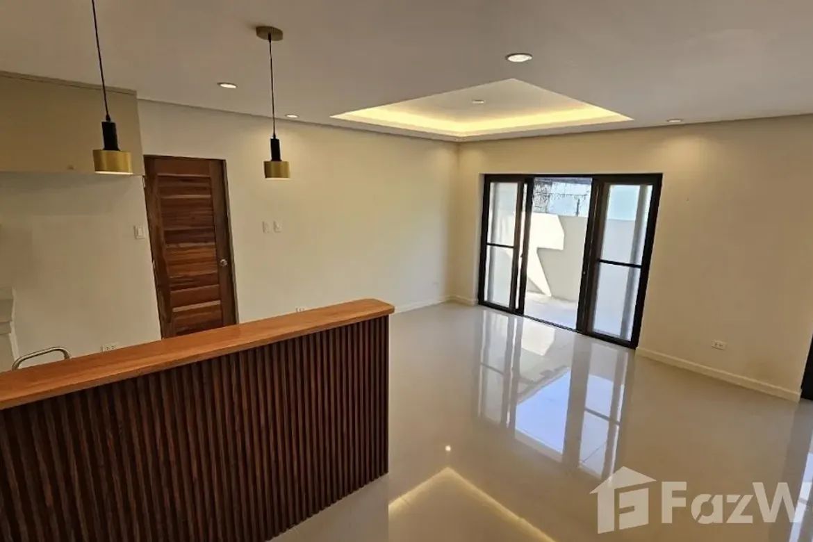4 Bedroom Townhouse for Sale in Cittadella Executive Village, Pulang Lupa Dos, Las Piñas, Metro Manila