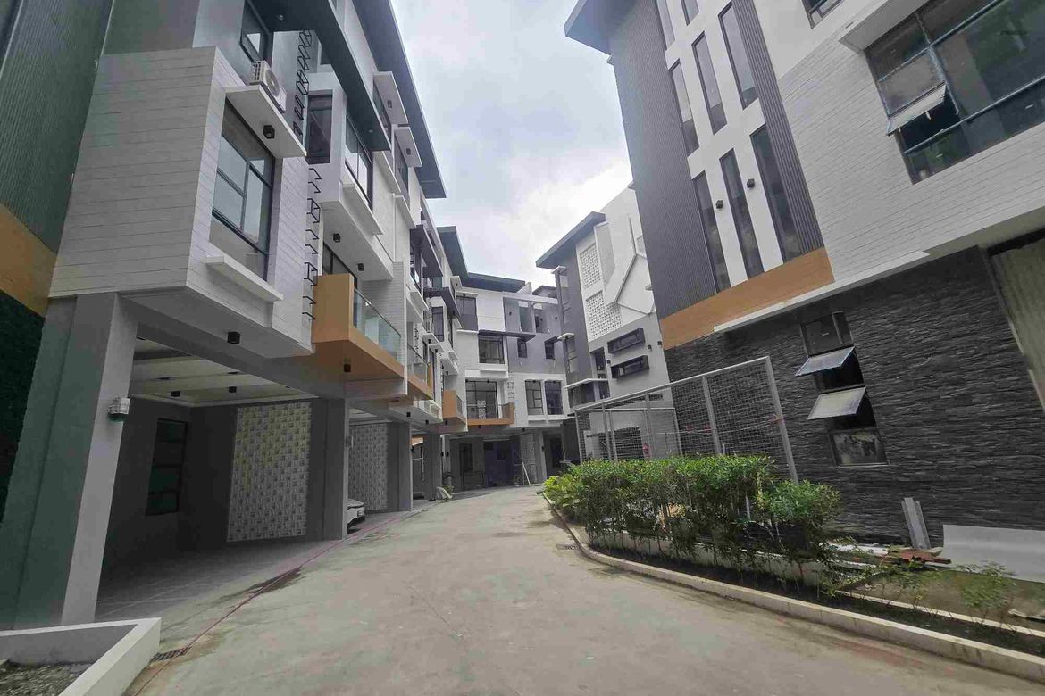 4 Bedroom Townhouse for Sale in Corazon de Jesus, San Juan, Metro Manila near LRT-2 J. Ruiz – photo 3