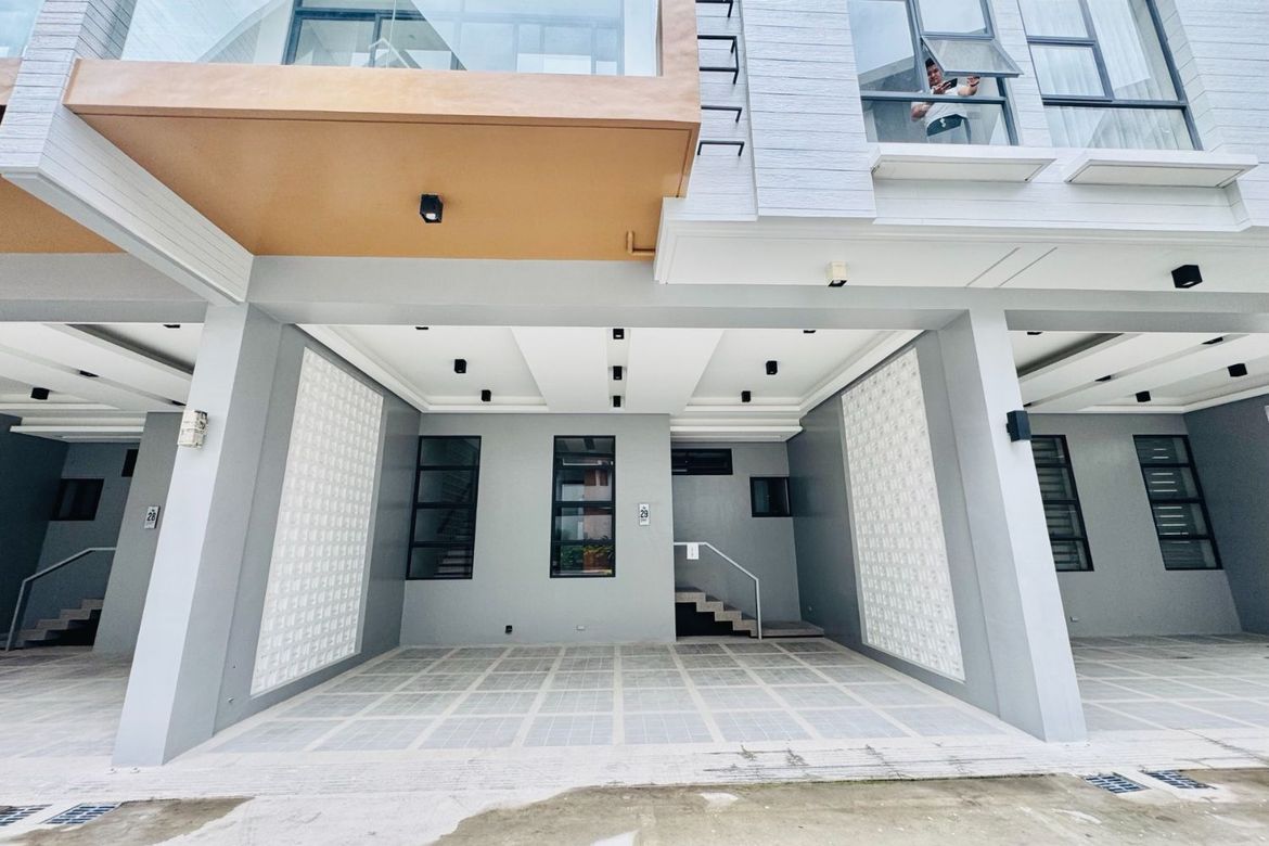 4 Bedroom Townhouse for Sale in Corazon de Jesus, San Juan, Metro Manila near LRT-2 J. Ruiz – photo 8