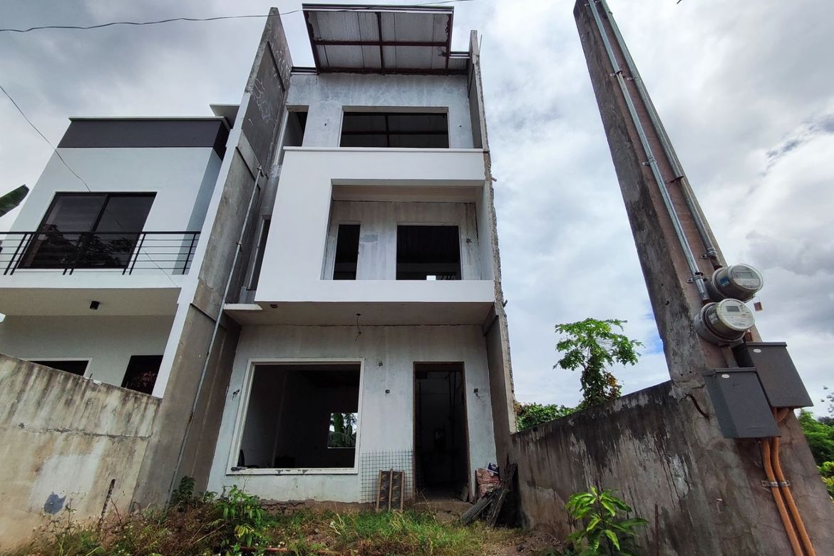 4 Bedroom Townhouse for Sale in Dela Paz, Antipolo, Rizal