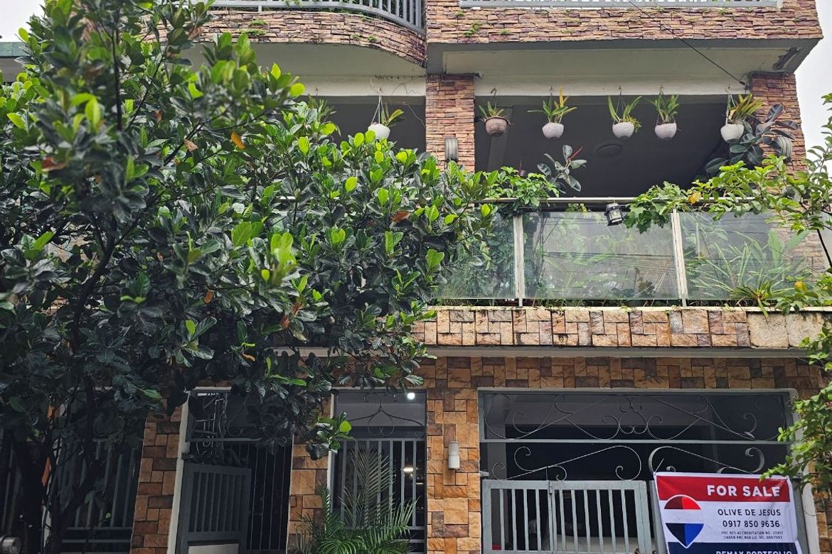 4 Bedroom Townhouse for Sale in Graceville, San Jose del Monte, Bulacan