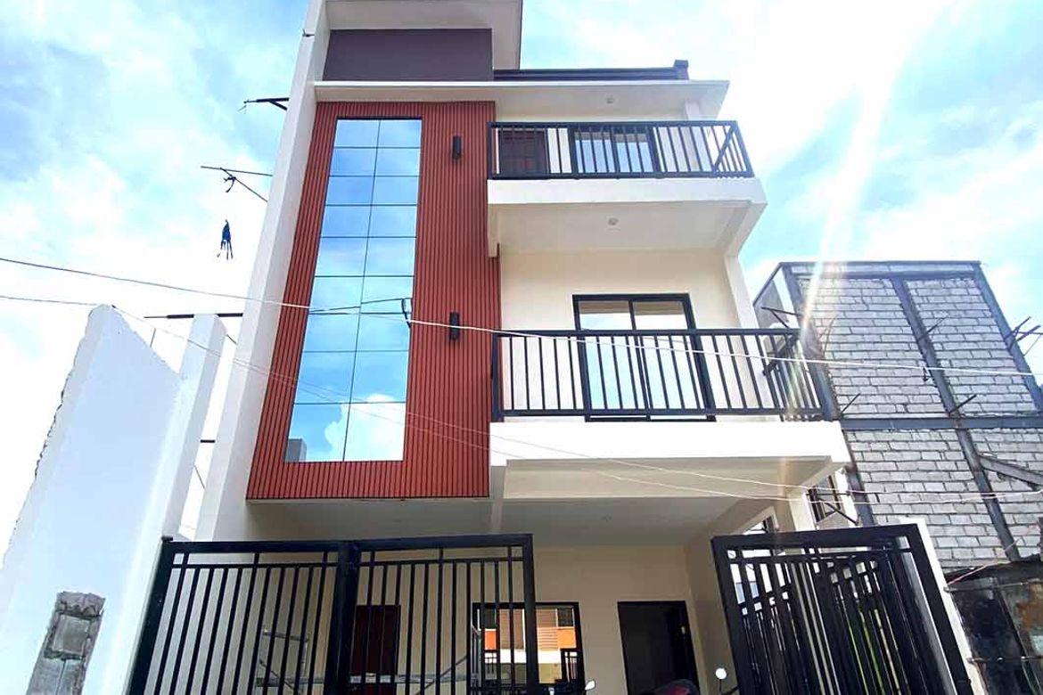 4 Bedroom Townhouse for Sale in Guitnang Bayan I, San Mateo, Rizal