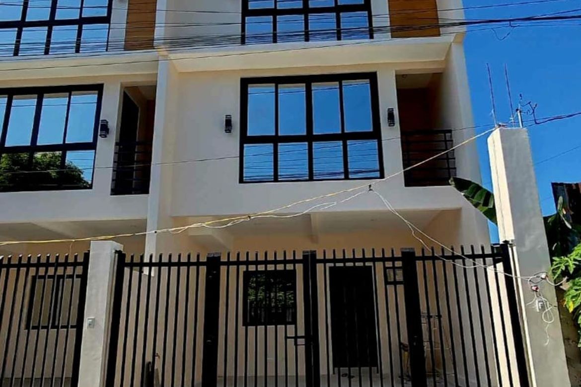 4 Bedroom Townhouse for Sale in Guitnang Bayan I, San Mateo, Rizal – photo 3
