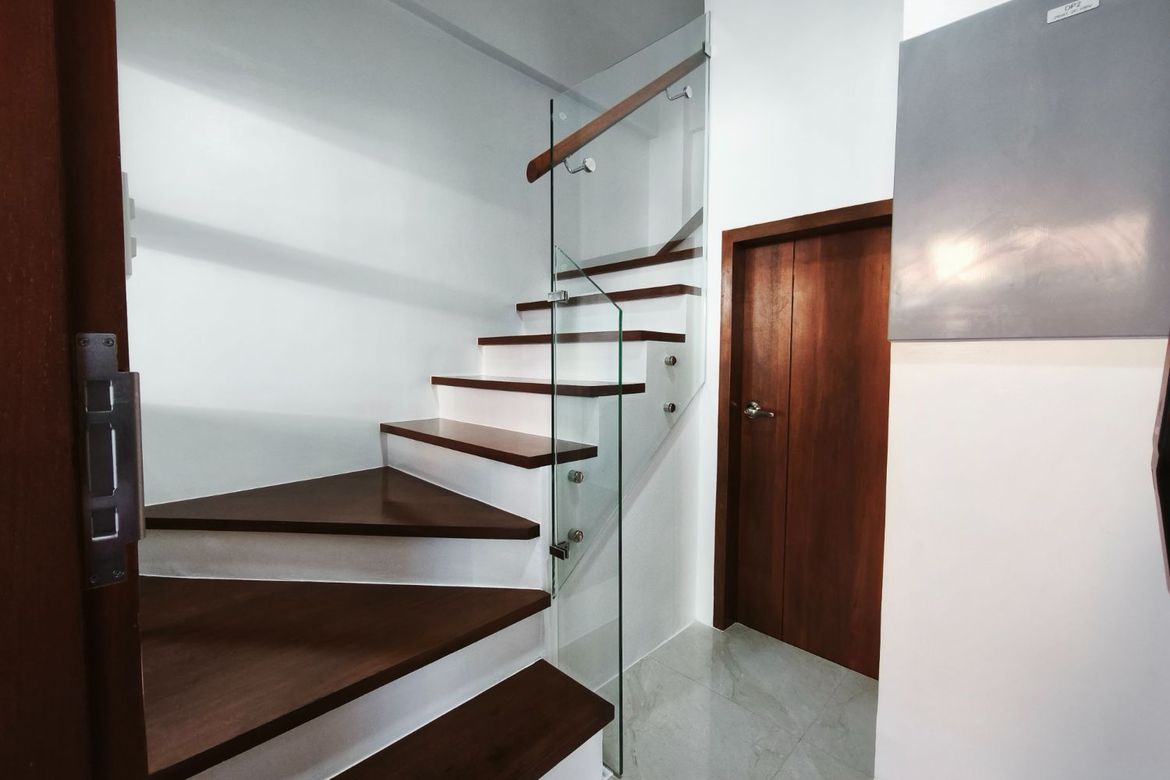 4 Bedroom Townhouse for Sale in Hagdang Bato Itaas, Mandaluyong, Metro Manila – photo 3