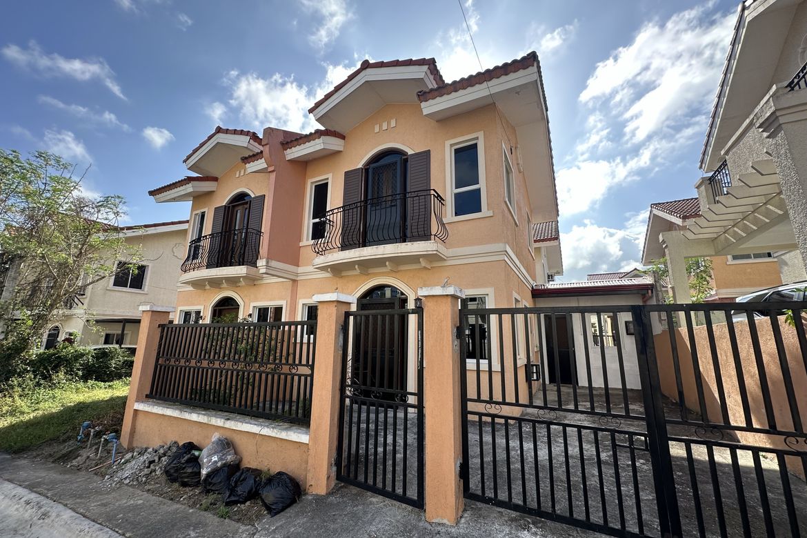 4 Bedroom Townhouse for Sale in Hoyo, Silang, Cavite – photo 3