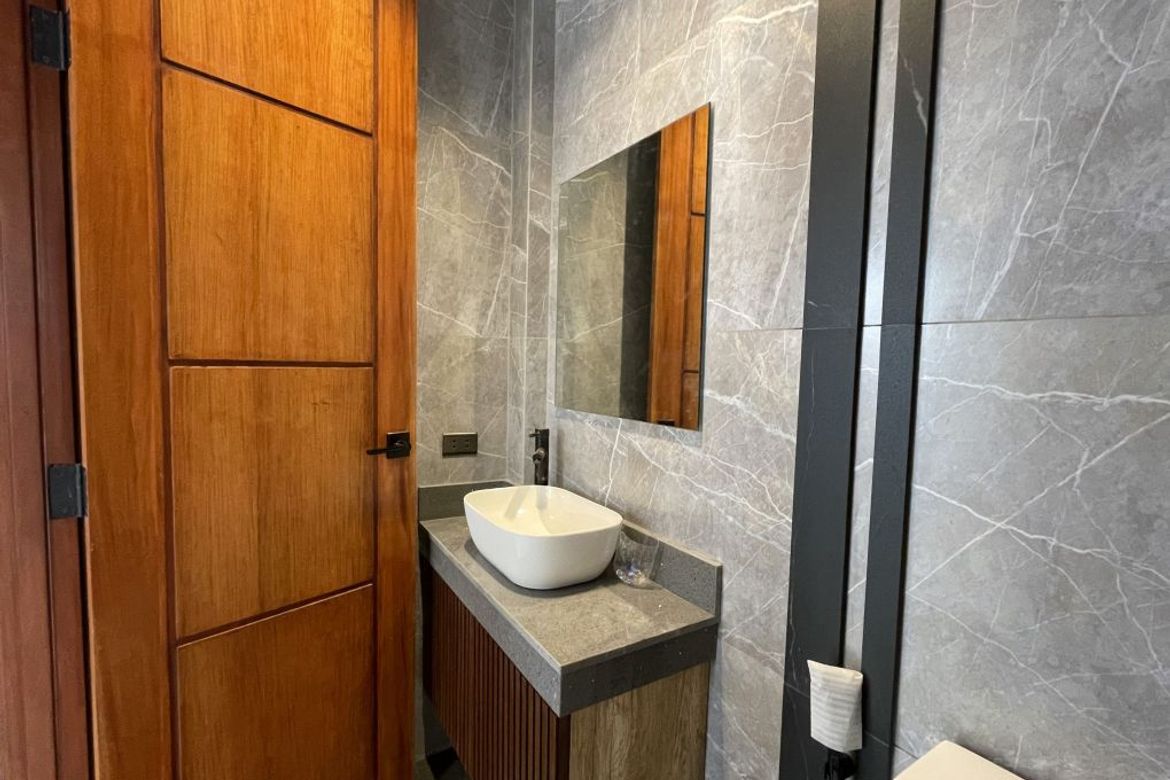 4 Bedroom Townhouse for Sale in Kapitolyo, Pasig, Metro Manila – photo 7