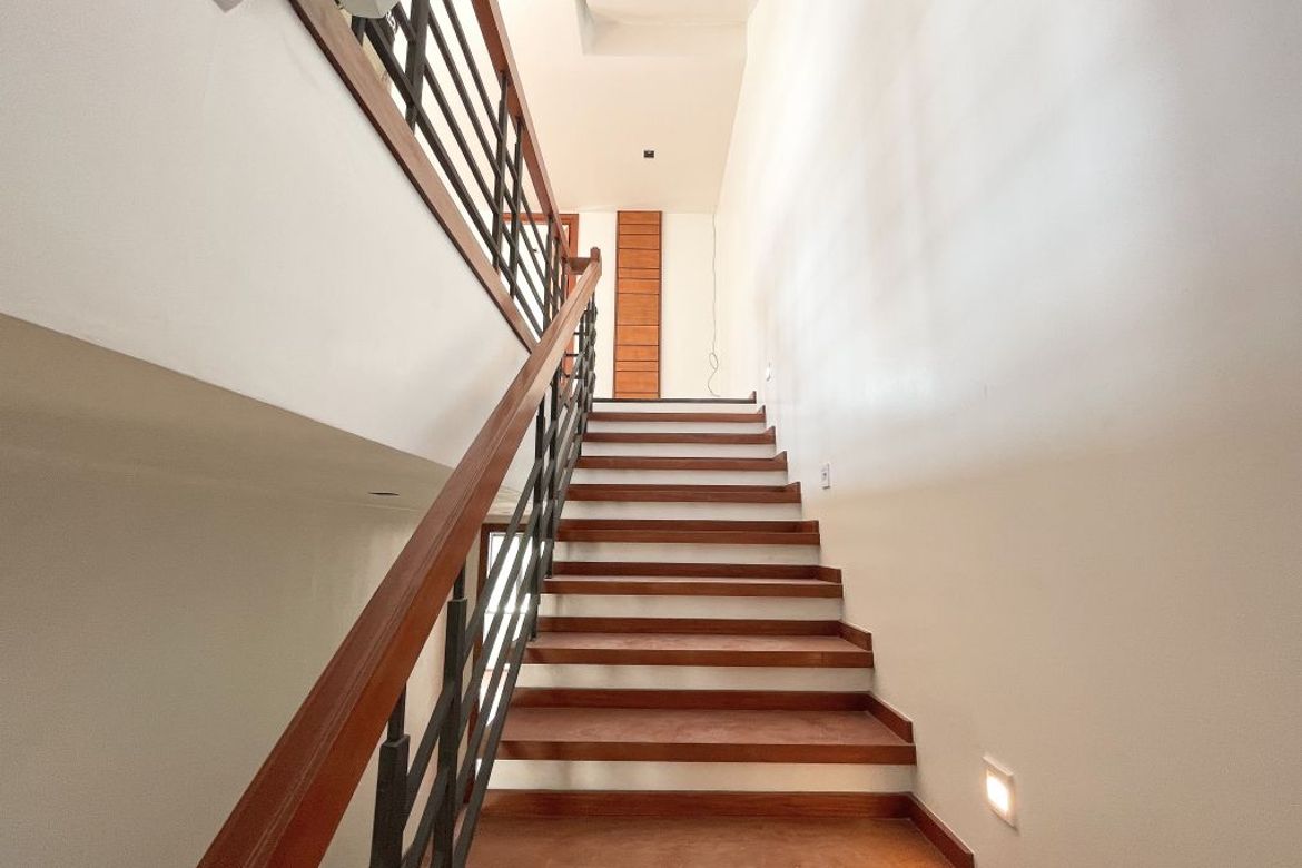 4 Bedroom Townhouse for Sale in Kapitolyo, Pasig, Metro Manila near MRT-3 Boni – photo 7