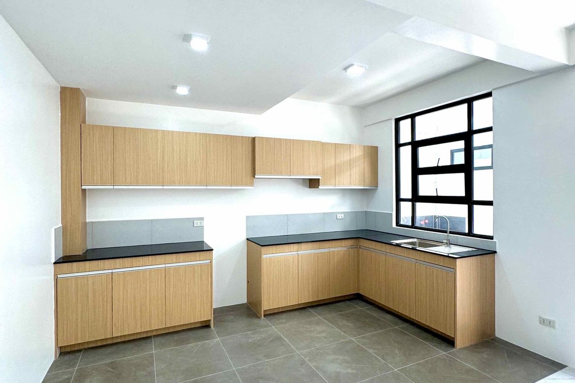 4 Bedroom Townhouse for Sale in La Huerta, Parañaque, Metro Manila – photo 8