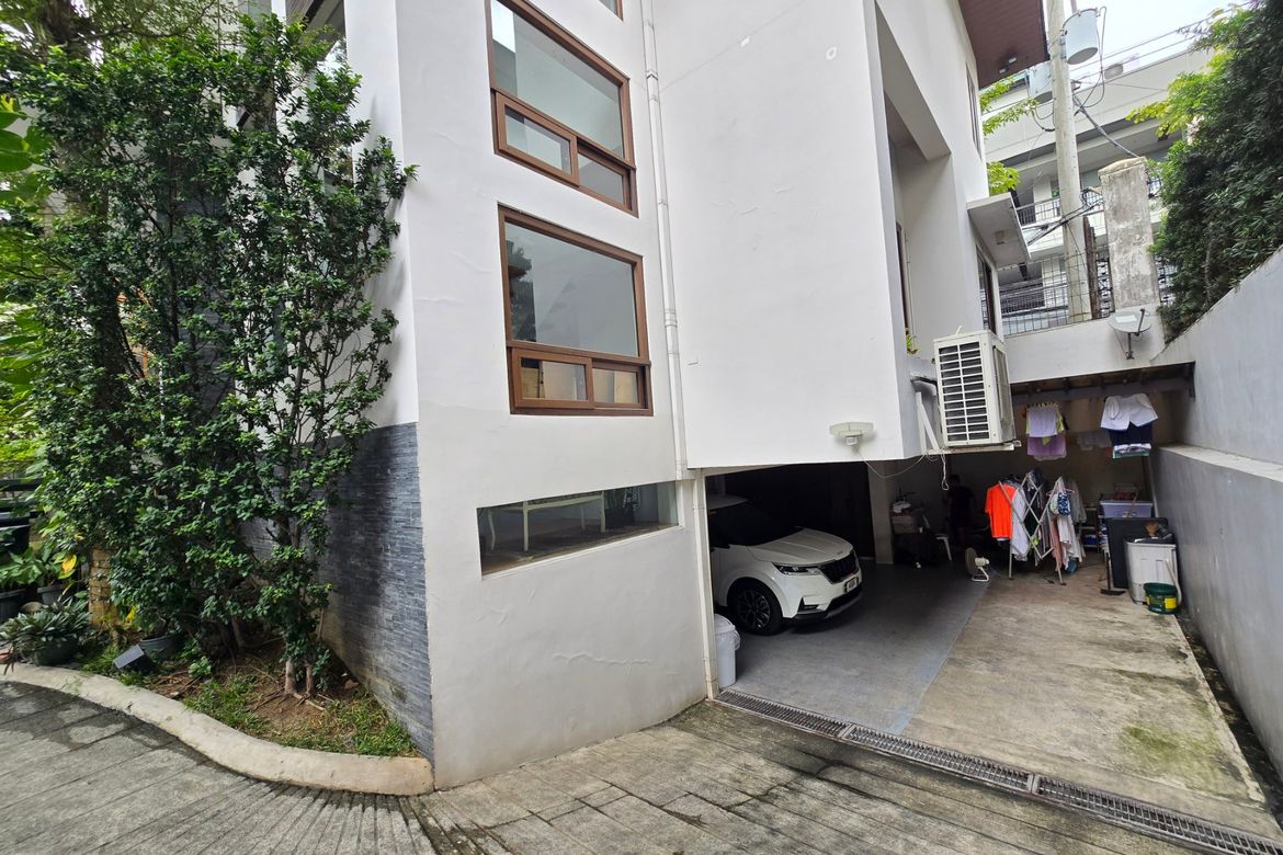 4 Bedroom Townhouse for Sale in Magallanes, Makati City near MRT-3 Magallanes – photo 13