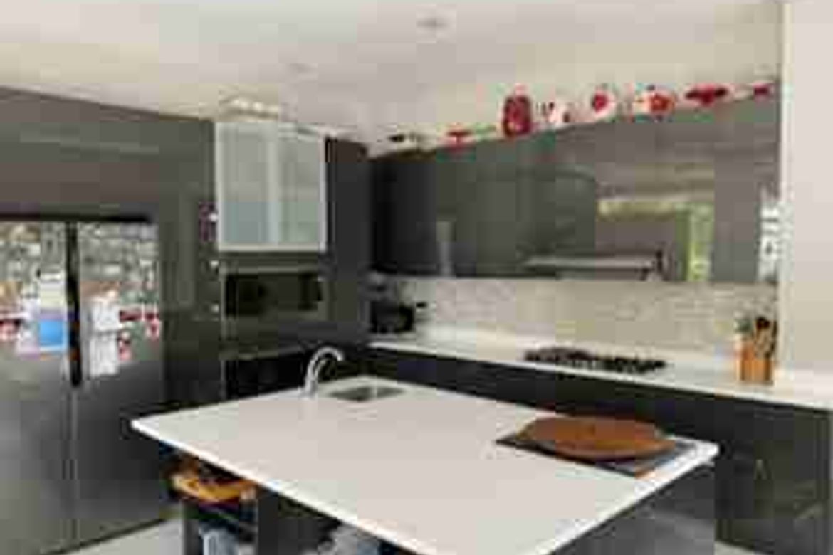 4 Bedroom Townhouse for Sale in Magallanes, Makati, Metro Manila near MRT-3 Magallanes – photo 8