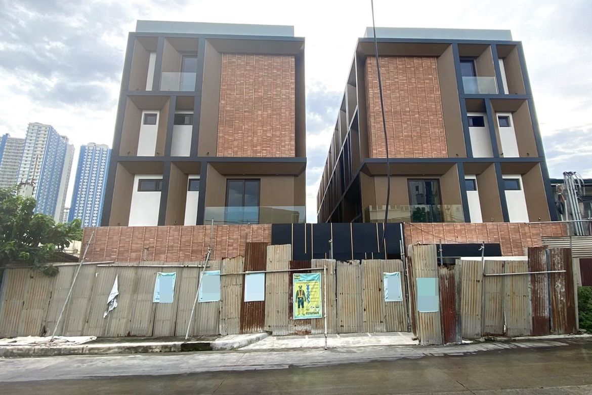 4 Bedroom Townhouse for Sale in Maharlika, Quezon City, Metro Manila