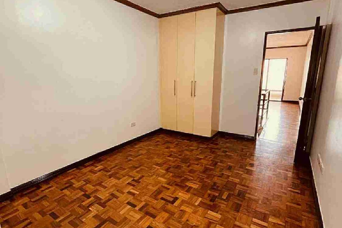 4 Bedroom Townhouse for Sale in Malate, Manila, Metro Manila near LRT-1 Vito Cruz – photo 4