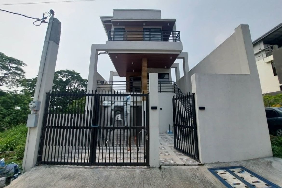 4 Bedroom Townhouse for Sale in Mambugan, Antipolo, Rizal