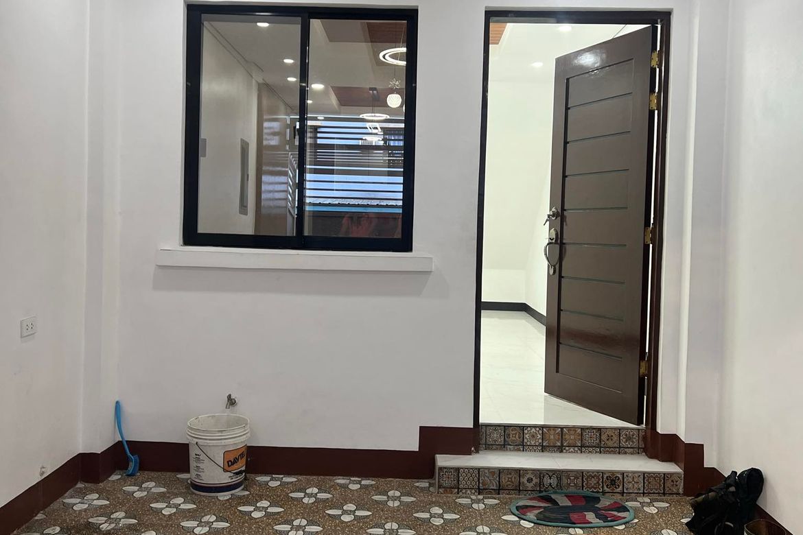 4 Bedroom Townhouse for Sale in Manila, Metro Manila near LRT-2 Legarda – photo 6