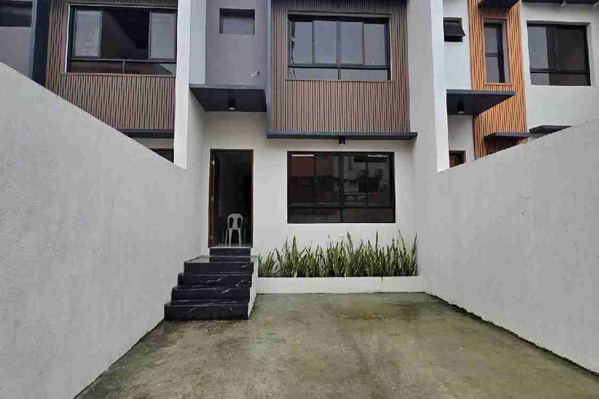 4 Bedroom Townhouse for Sale in Mayamot, Antipolo, Rizal