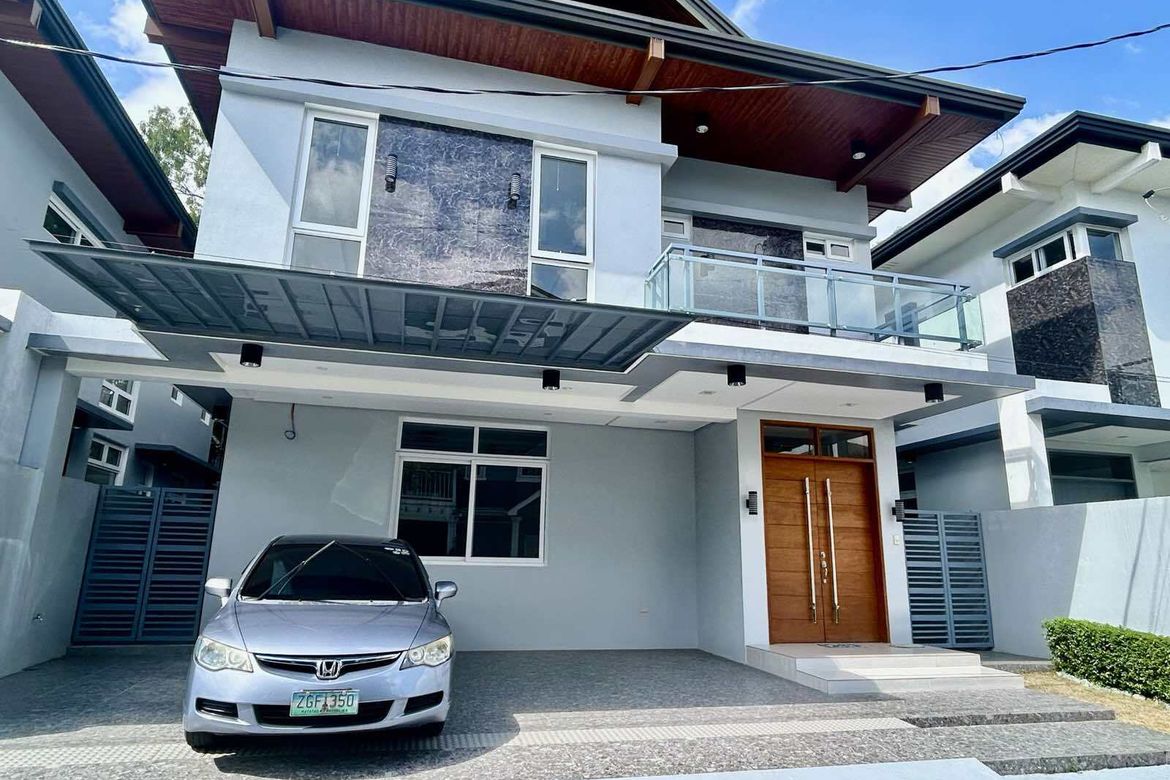 4 Bedroom Townhouse for Sale in Merville, Parañaque, Metro Manila