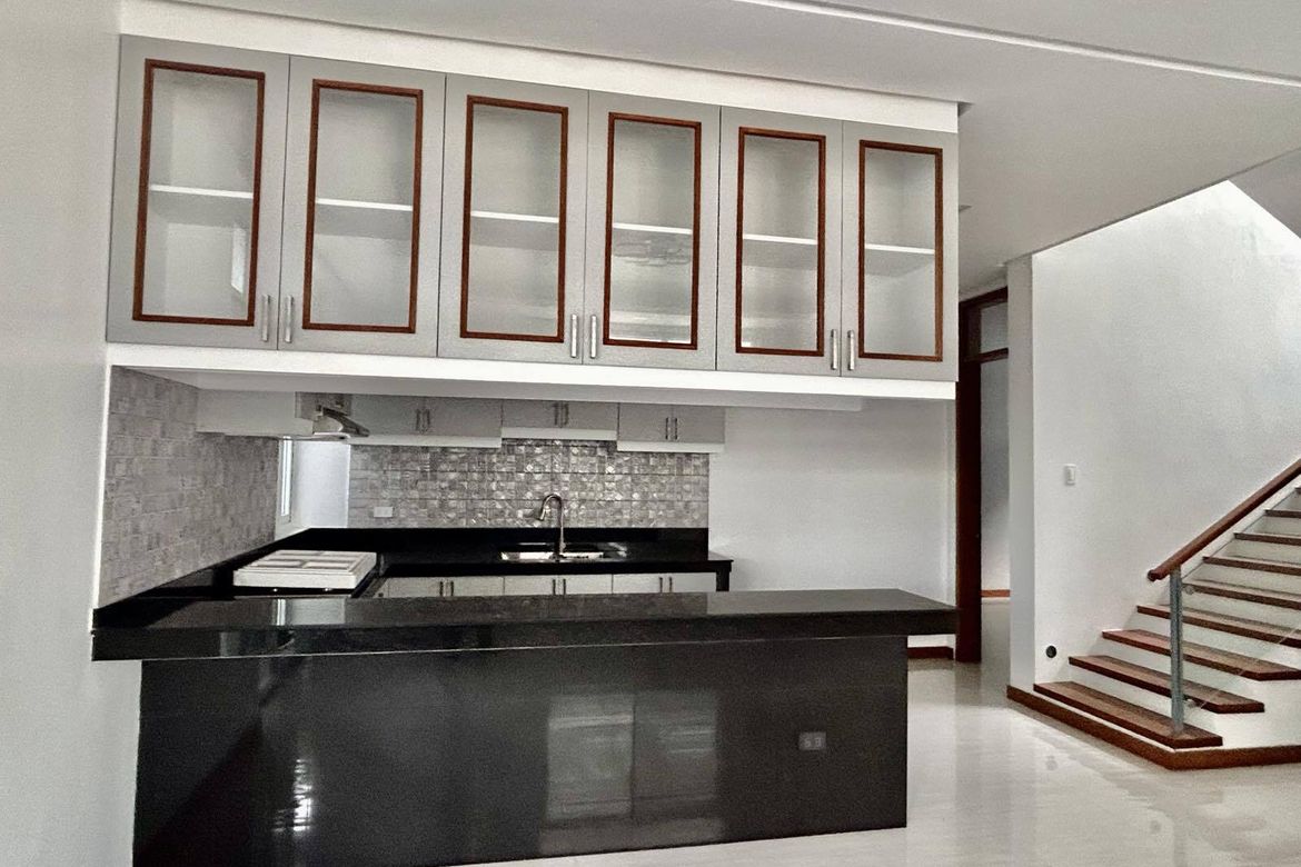 4 Bedroom Townhouse for Sale in Merville, Parañaque, Metro Manila – photo 5