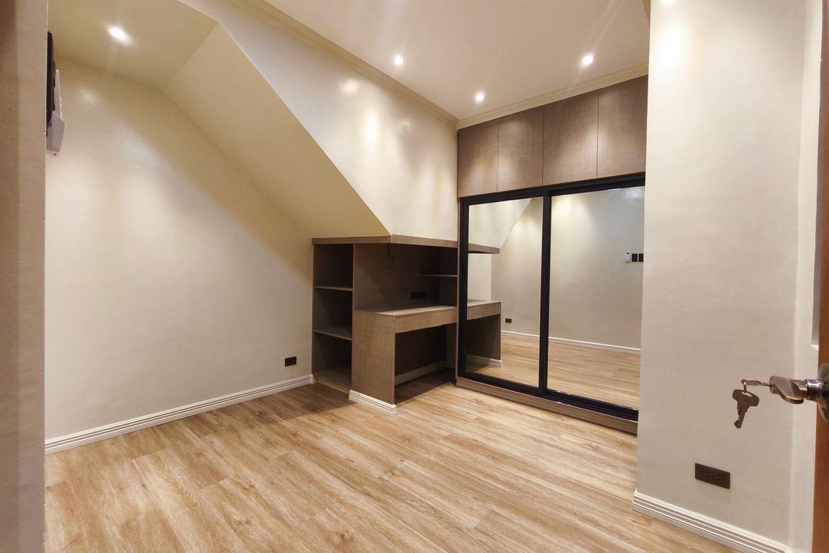 4 Bedroom Townhouse for Sale in Paang Bundok, Quezon City, Metro Manila – photo 6
