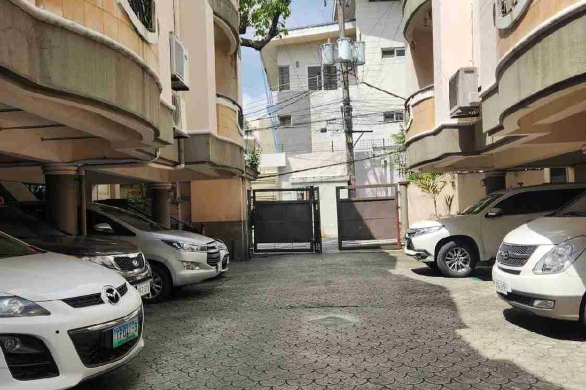 4 Bedroom Townhouse for Sale in Pasadeña, San Juan, Metro Manila near LRT-2 Gilmore