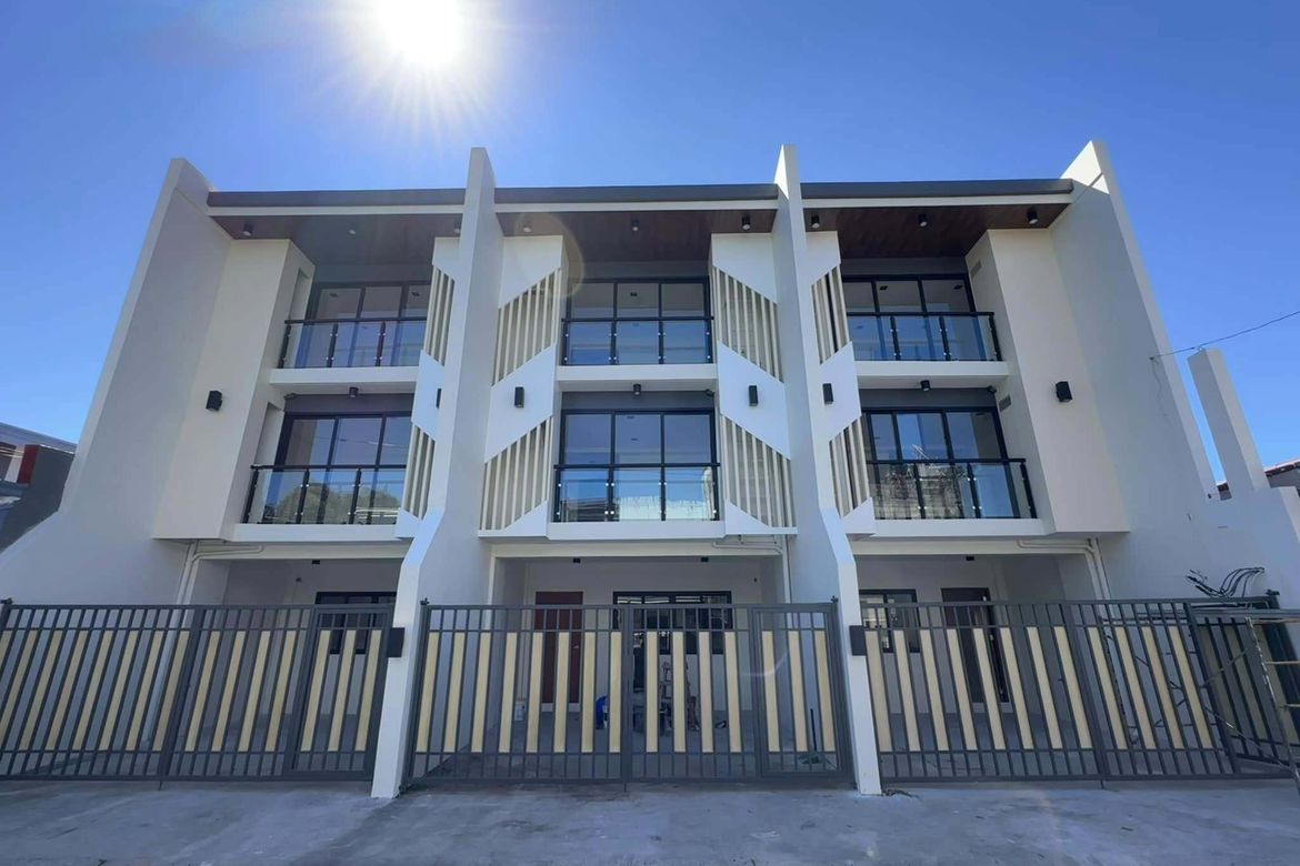 4 Bedroom Townhouse for Sale in Pilar, Las Piñas, Metro Manila