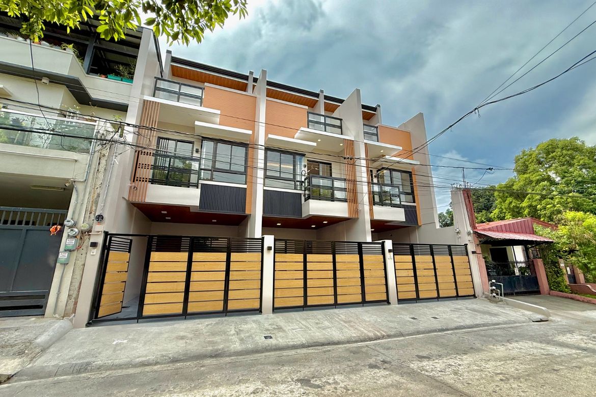 4 Bedroom Townhouse for Sale in Pilar, Las Piñas, Metro Manila
