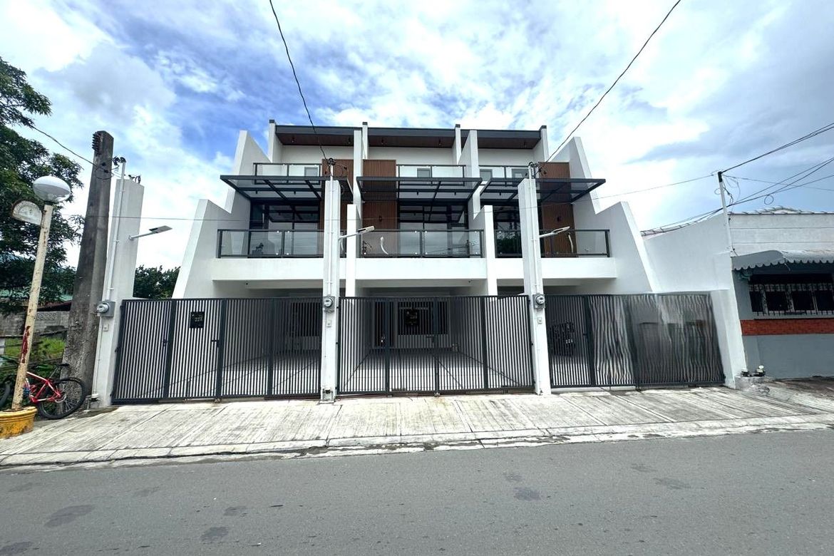 4 Bedroom Townhouse for Sale in Pilar, Las Piñas, Metro Manila