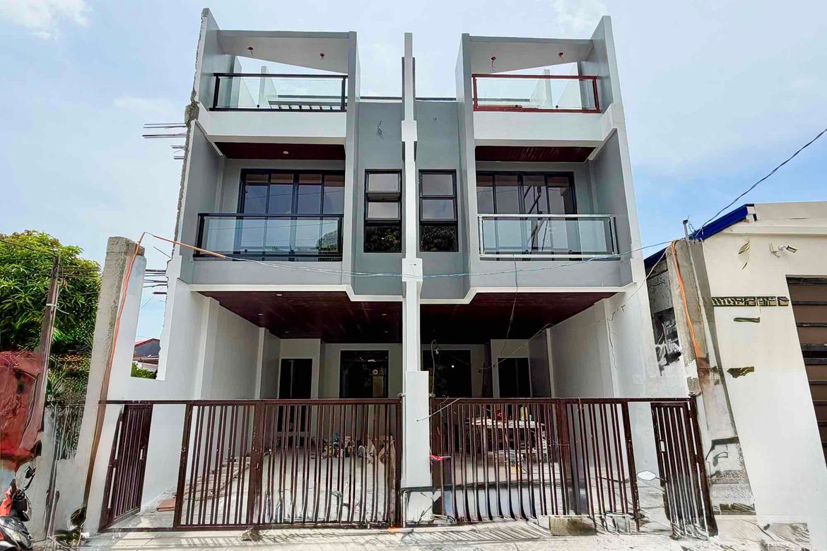 4 Bedroom Townhouse for Sale in Pilar, Las Piñas, Metro Manila