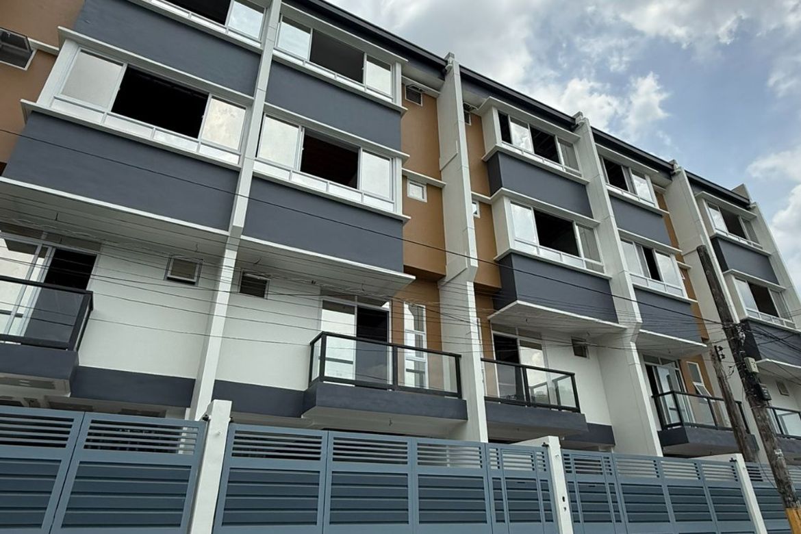 4 Bedroom Townhouse for Sale in Plainview, Mandaluyong, Metro Manila near MRT-3 Boni – photo 5