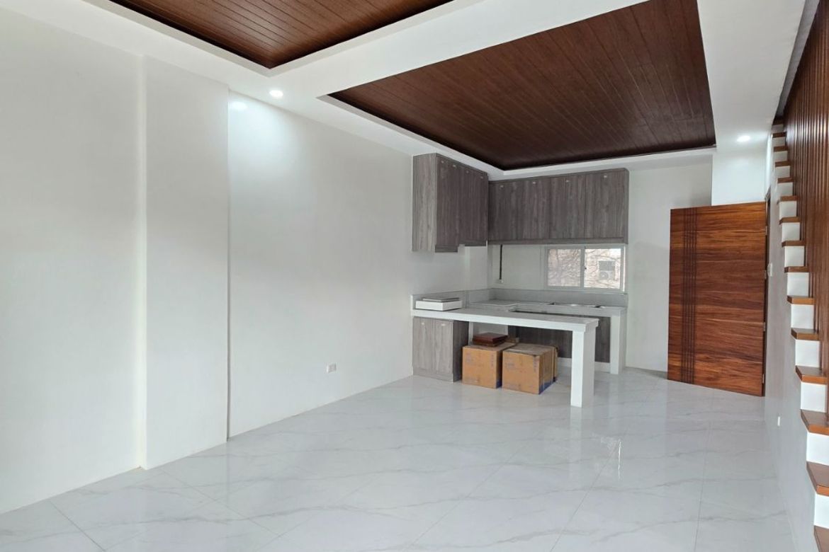 4 Bedroom Townhouse for Sale in Plainview, Mandaluyong, Metro Manila near MRT-3 Boni – photo 6