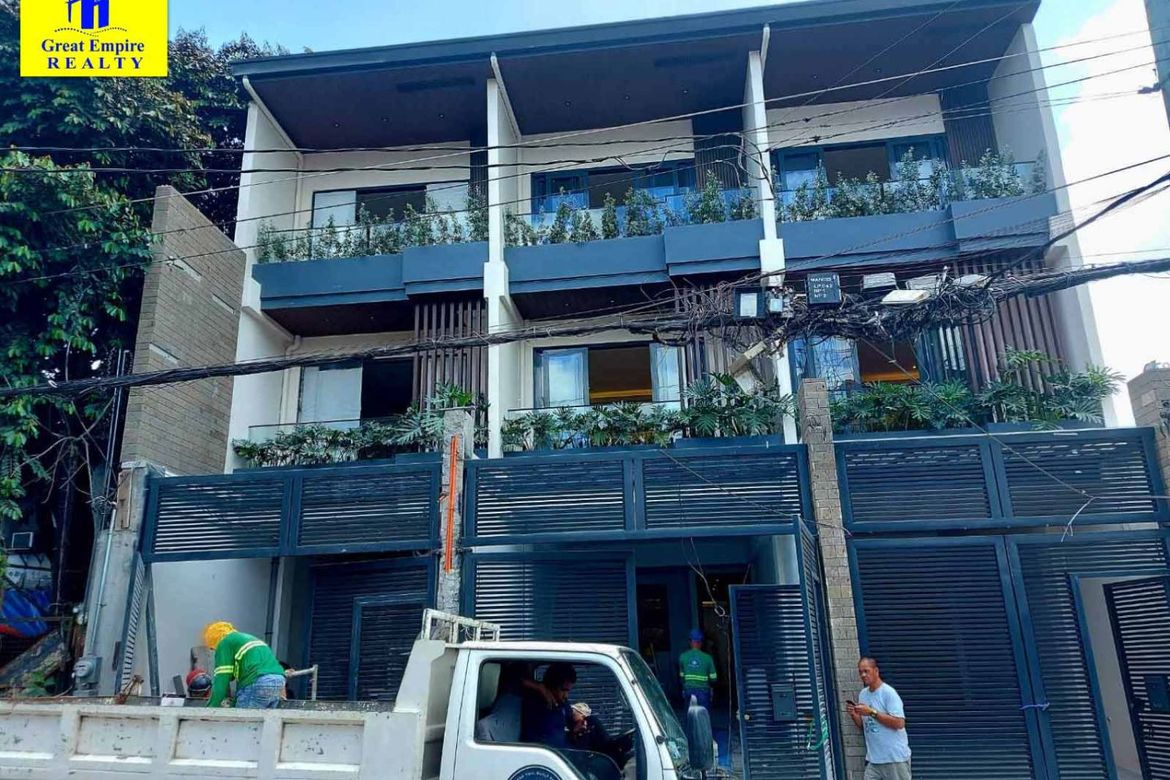 4 Bedroom Townhouse for Sale in Plainview, Mandaluyong, Metro Manila near MRT-3 Boni