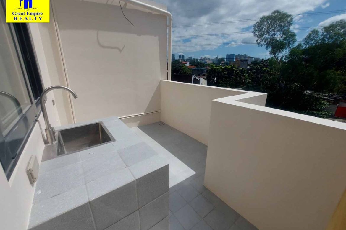 4 Bedroom Townhouse for Sale in Plainview, Mandaluyong, Metro Manila near MRT-3 Boni – photo 8