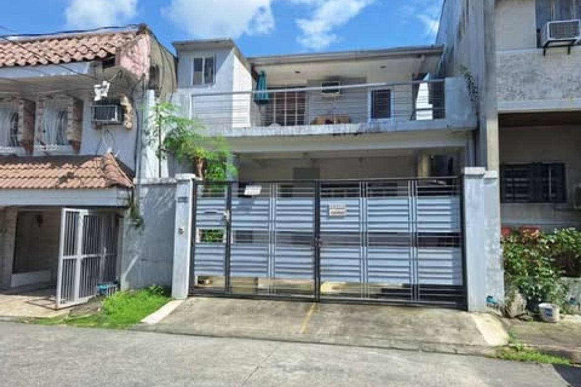 4 Bedroom Townhouse for Sale in Plainview, Mandaluyong, Metro Manila near MRT-3 Boni – photo 3