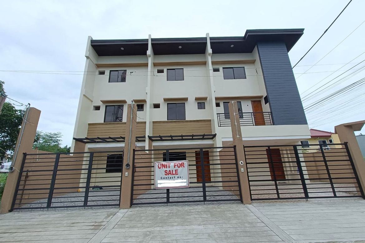 4 Bedroom Townhouse for Sale in Poblacion, Muntinlupa, Metro Manila – photo 8