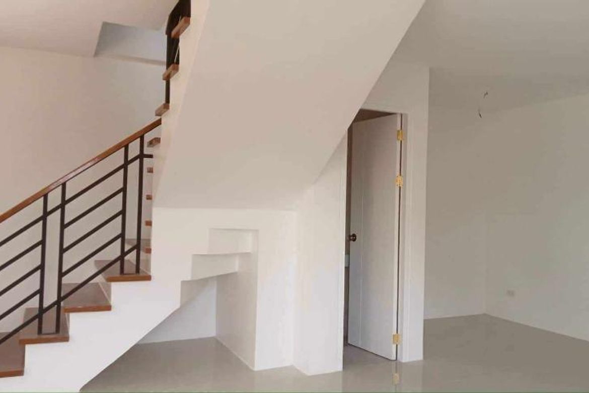 4 Bedroom Townhouse for Sale in Poblacion, Muntinlupa, Metro Manila – photo 3