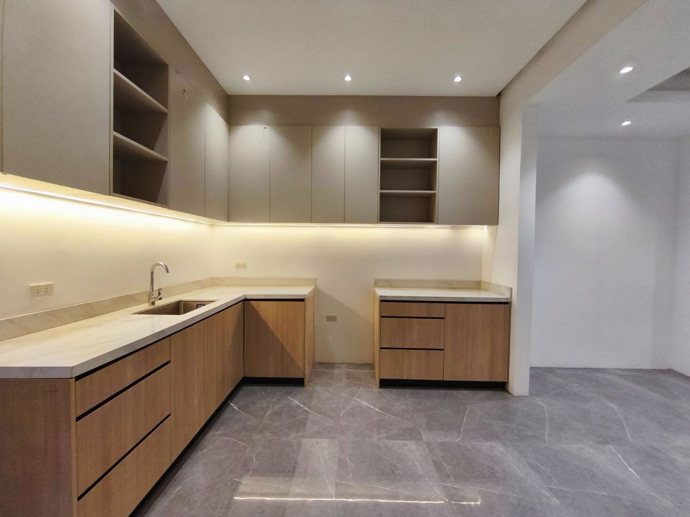 4-Bedroom Townhouse for Sale in Project 8, Bahay Toro, Quezon City – photo 8