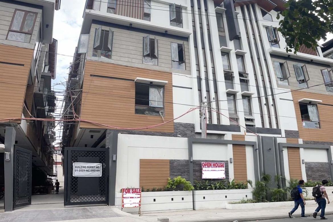4 Bedroom Townhouse for Sale in Quiapo, Manila, Metro Manila near LRT-1 Carriedo