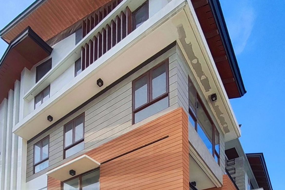 4 Bedroom Townhouse for Sale in Quiapo, Manila, Metro Manila near LRT-1 Carriedo