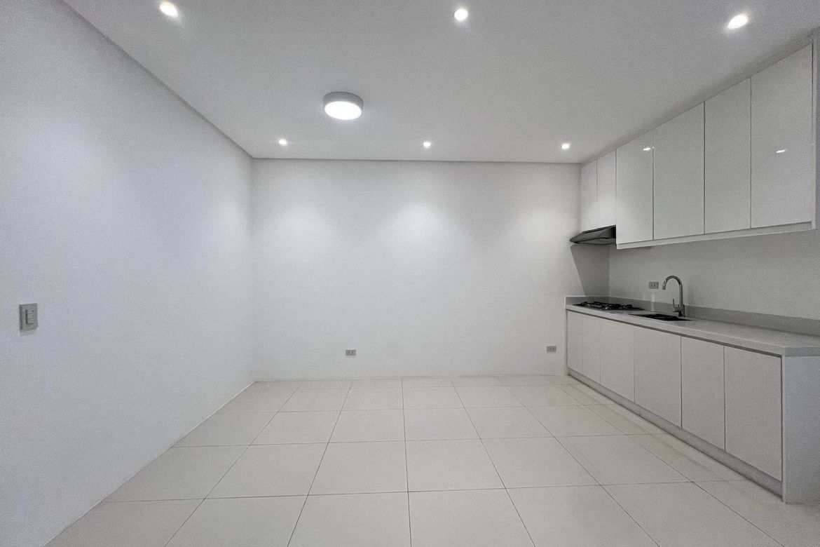 4 Bedroom Townhouse for Sale in Quirino 2-A, Quezon City, Metro Manila near LRT-2 Anonas – photo 7