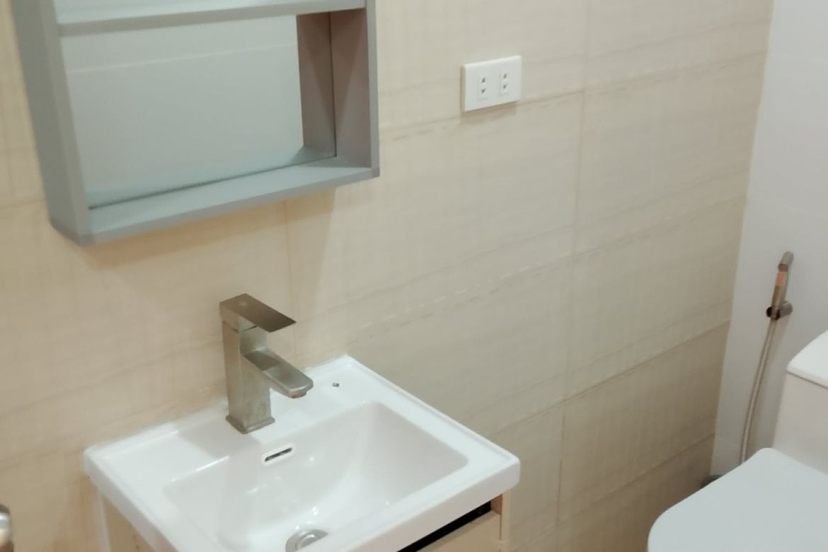 4 Bedroom Townhouse for Sale in Roxas, Quezon City, Metro Manila – photo 3