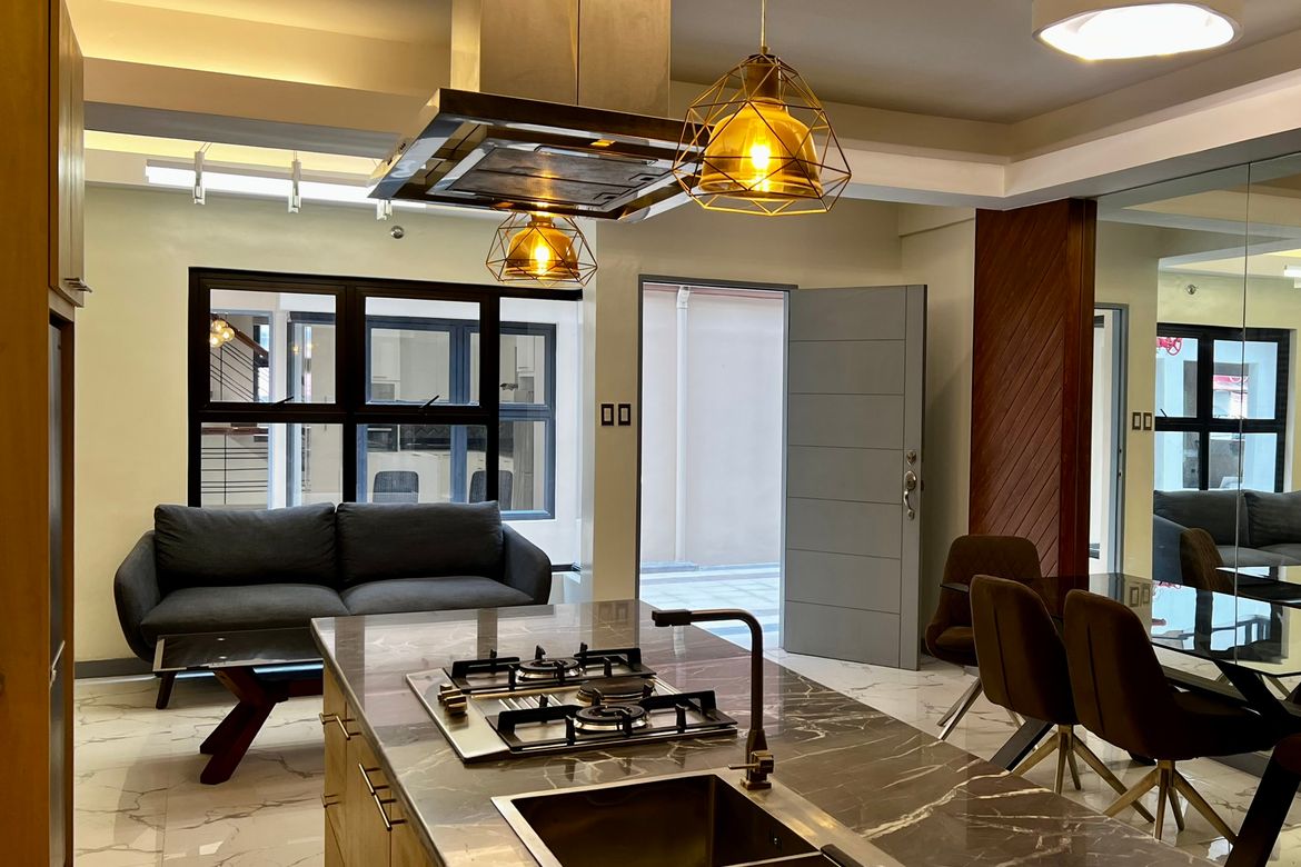 4 Bedroom Townhouse for Sale in San Antonio, Makati City