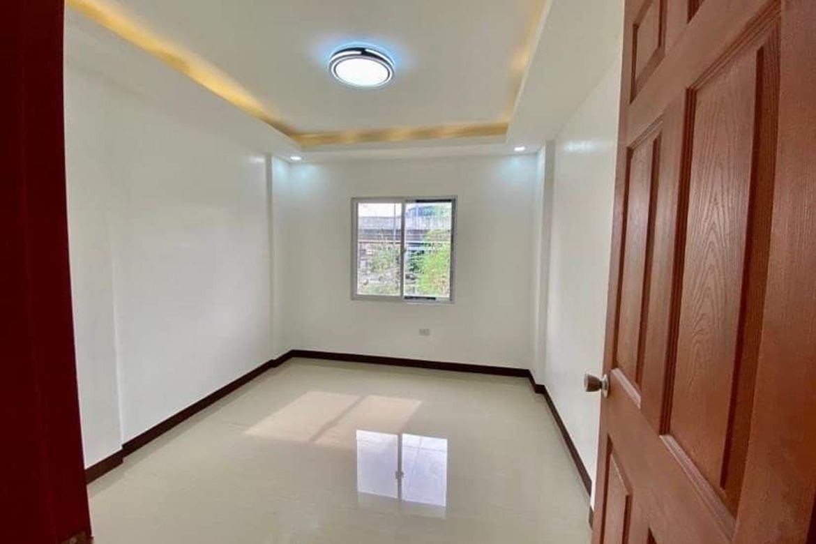 4 Bedroom Townhouse for Sale in San Antonio, Makati, Metro Manila – photo 8