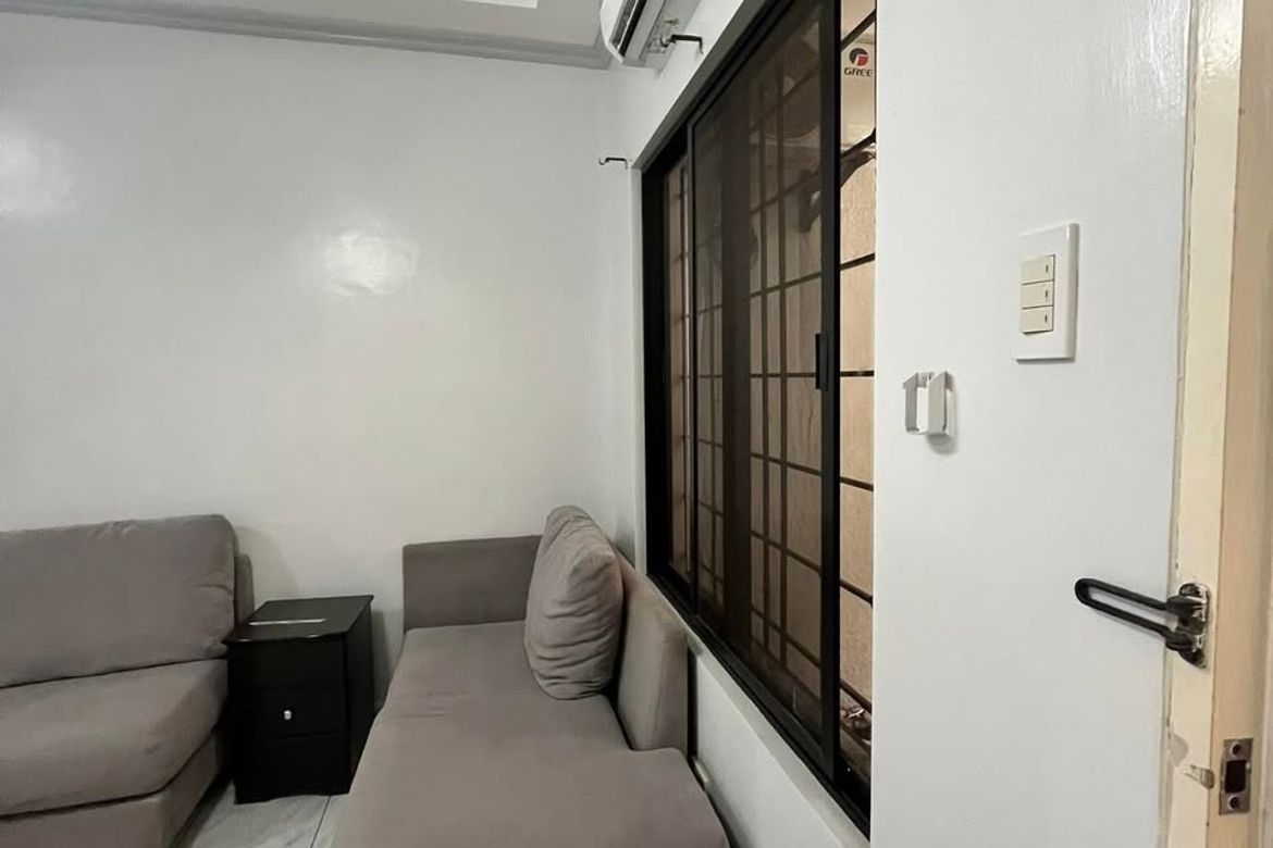 4 Bedroom Townhouse for Sale in San Antonio Residence, San Antonio, Makati, Metro Manila – photo 3