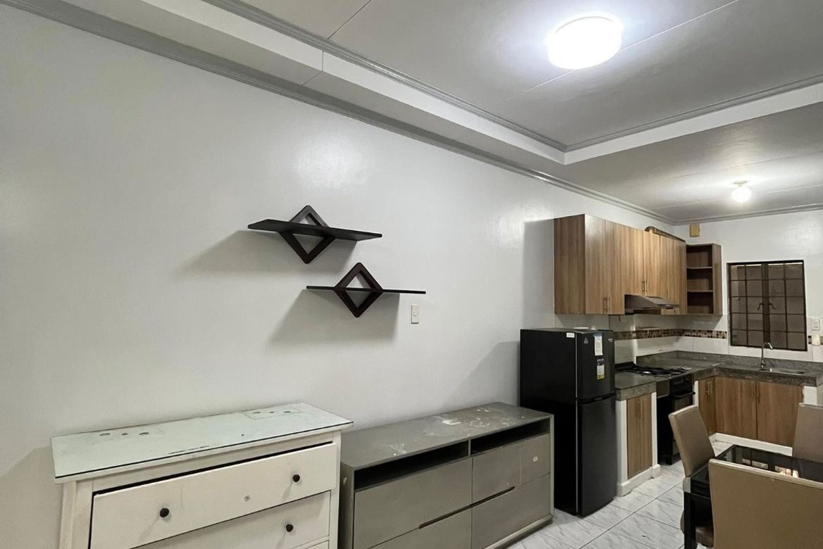 4 Bedroom Townhouse for Sale in San Antonio Residence, San Antonio, Makati, Metro Manila – photo 5