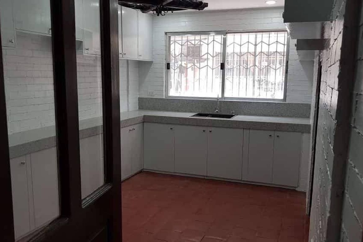 4 Bedroom Townhouse for Sale in San Isidro, Makati, Metro Manila – photo 2