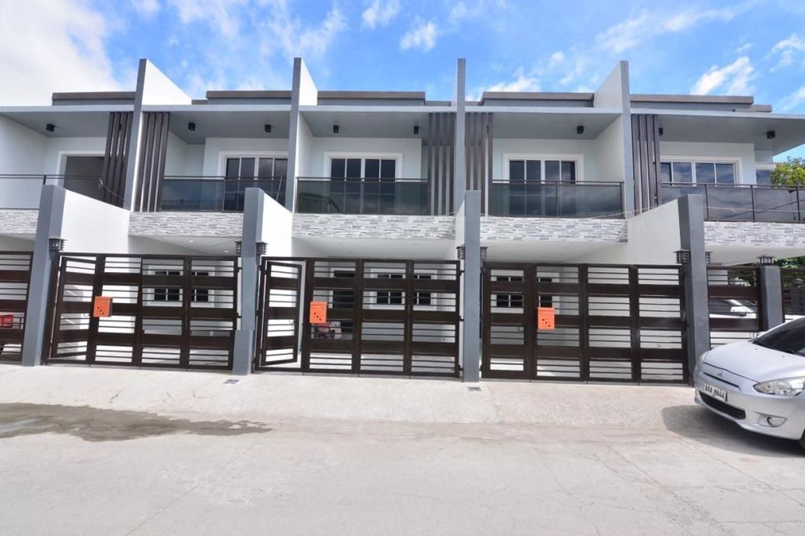 4 Bedroom Townhouse for Sale in San Isidro, Parañaque, Metro Manila