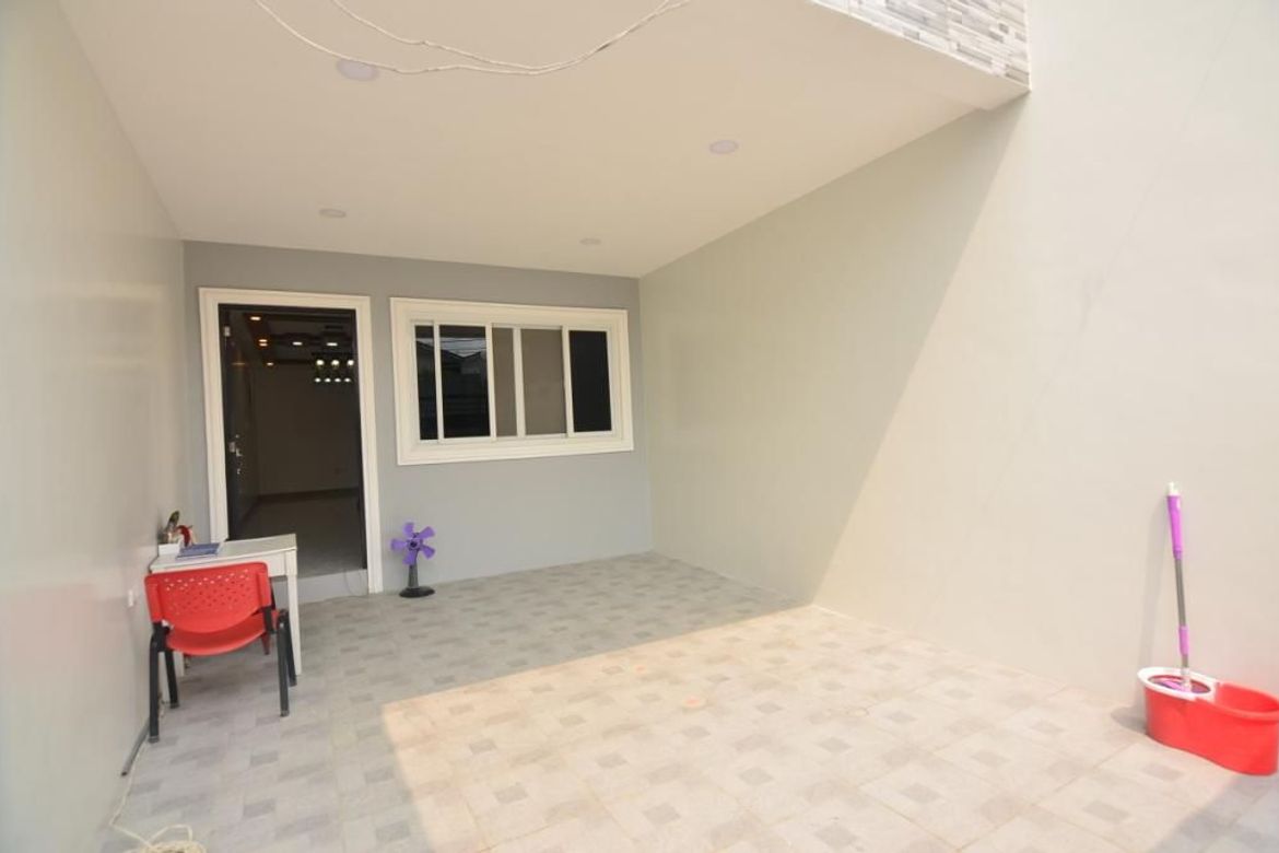 4 Bedroom Townhouse for Sale in San Isidro, Parañaque, Metro Manila – photo 8