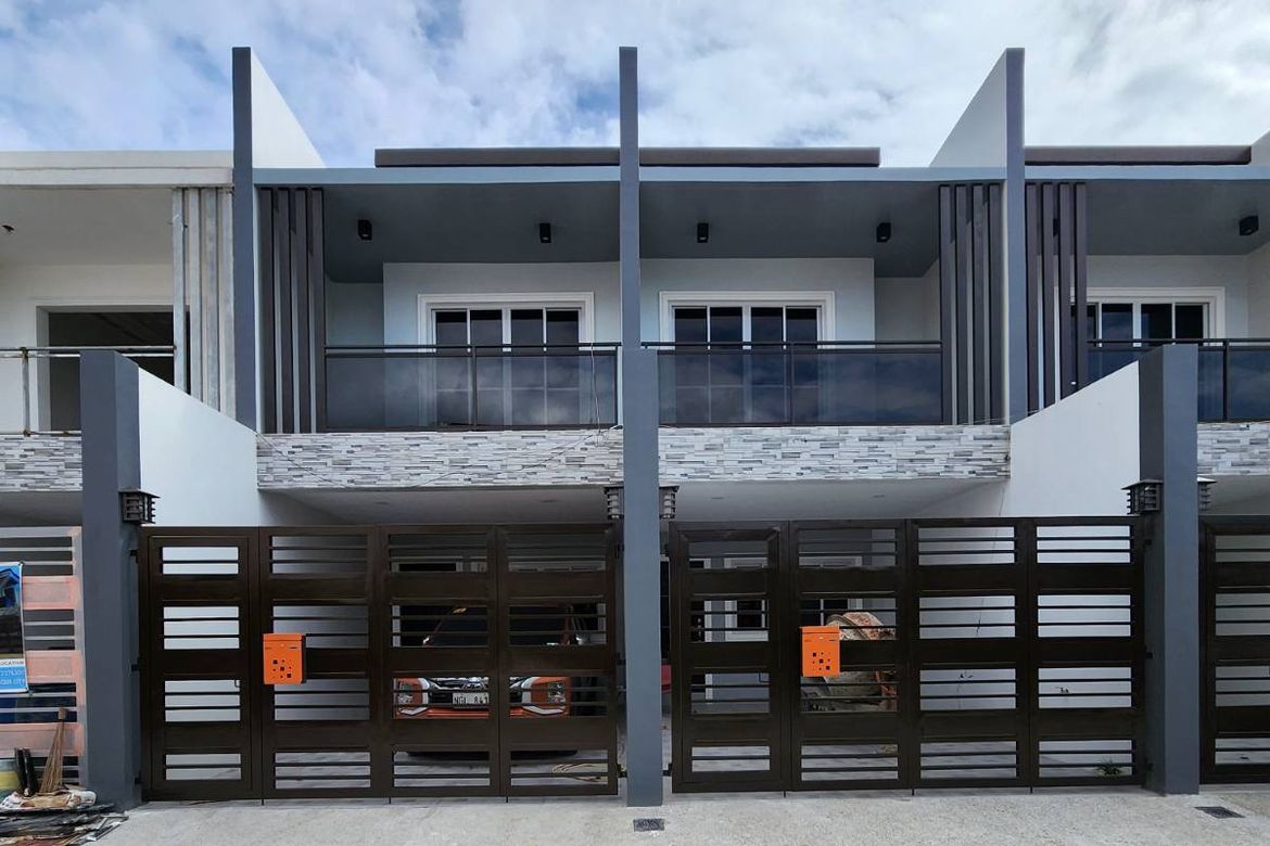4 Bedroom Townhouse for Sale in San Isidro, Parañaque, Metro Manila